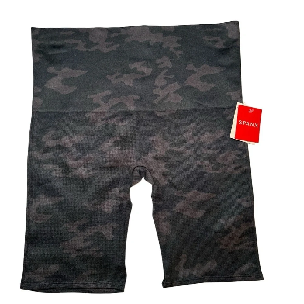 Spanx Look At Me Now Bike Short Black Camo Size XL